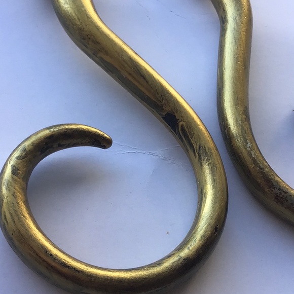 Rustic antique gold drape holder hooks - Picture 9 of 9